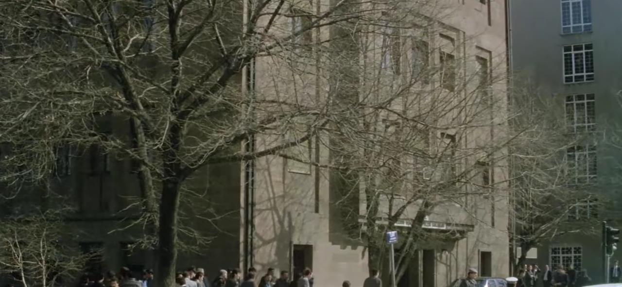 https://cdn.eksisozluk.com/2022/1/14/1/1c8fvw7a.jpg