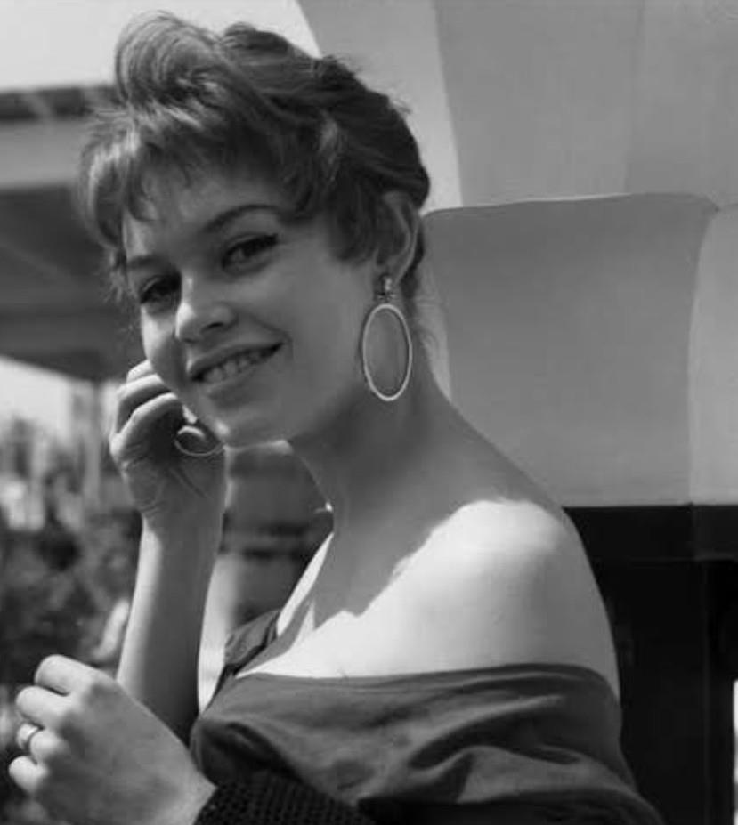 ekşi sözlük - kutsal bilgi kaynağı