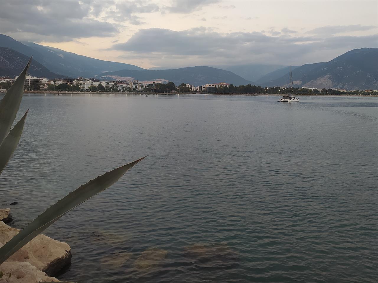 https://cdn.eksisozluk.com/2025/10/1/a/a1xbr80p.jpg
