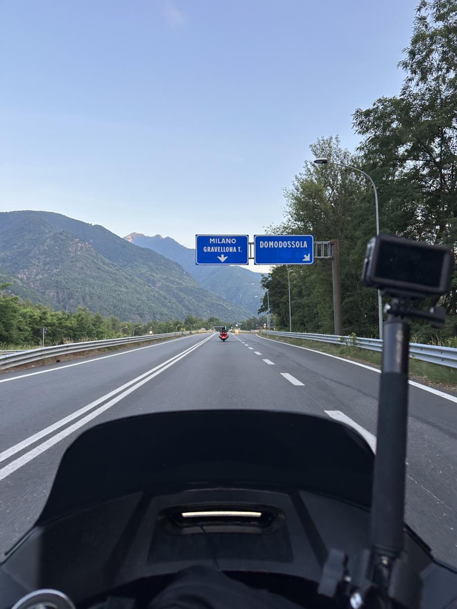 https://cdn.eksisozluk.com/2025/8/11/h/hh9bn8o6.jpg